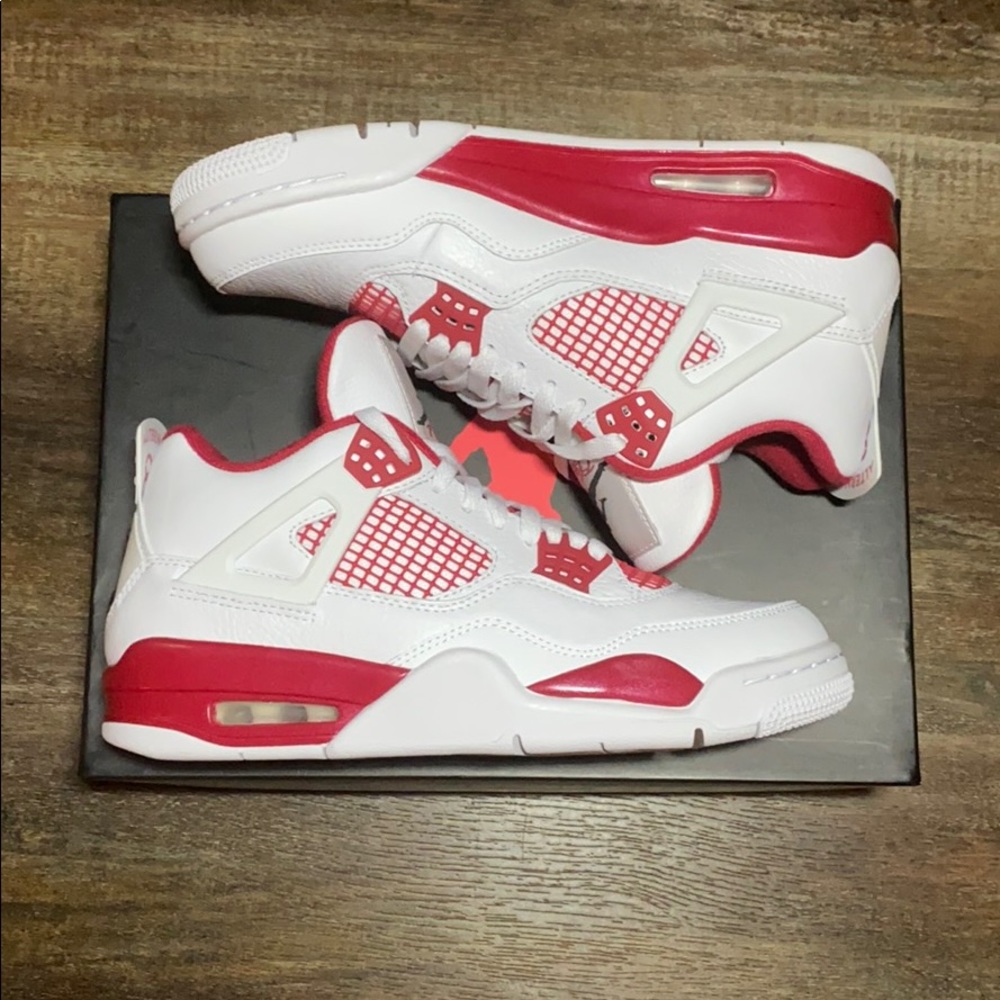 Jordan 4